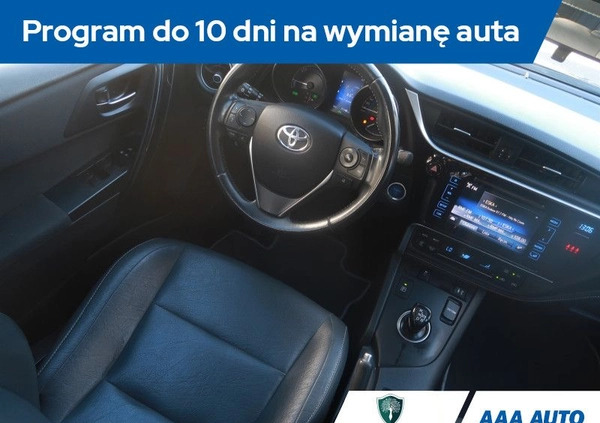 Toyota Auris cena 72000 przebieg: 71143, rok produkcji 2017 z Łobżenica małe 254